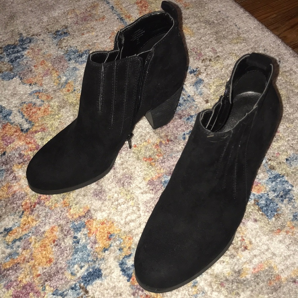 Black booties size 6